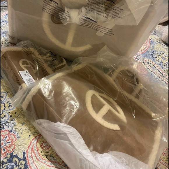 UGG x TELFAR Medium Shopper - Chestnut - Picture 4 of 4